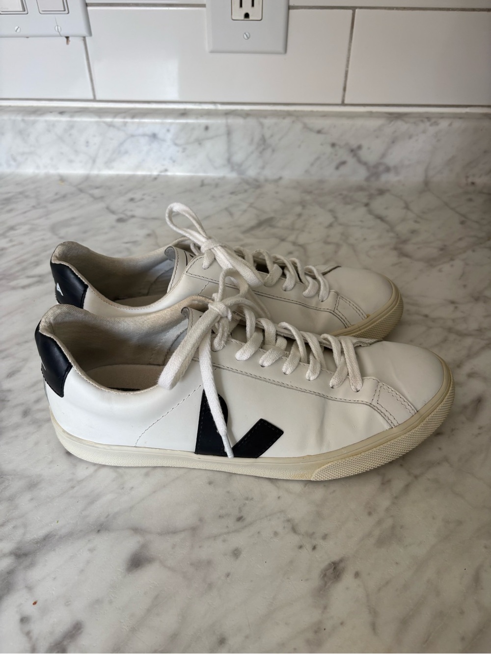 Veja sneaker white leather with black V